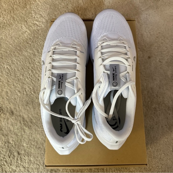 Air Zoom Pegasus 40 Size 13 - Picture 6 of 10